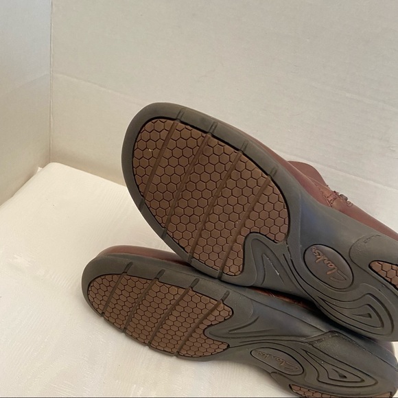 Clarks Women Sz 7.5 Chris Sydney Brown Slouch Leather Zip Ankle Booties - Picture 10 of 11